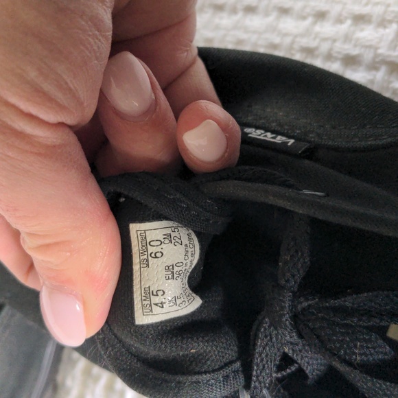 Vans - Picture 5 of 5